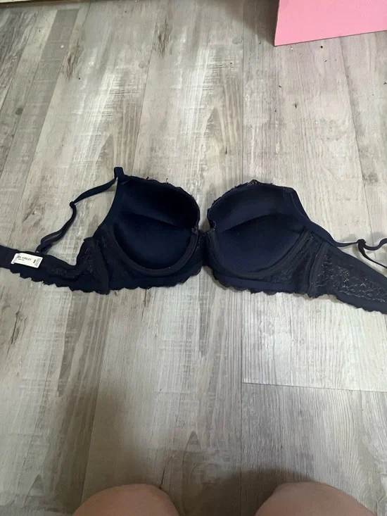 Laura Ashley Black Lace Underwire Bra - Picture 2 of 3